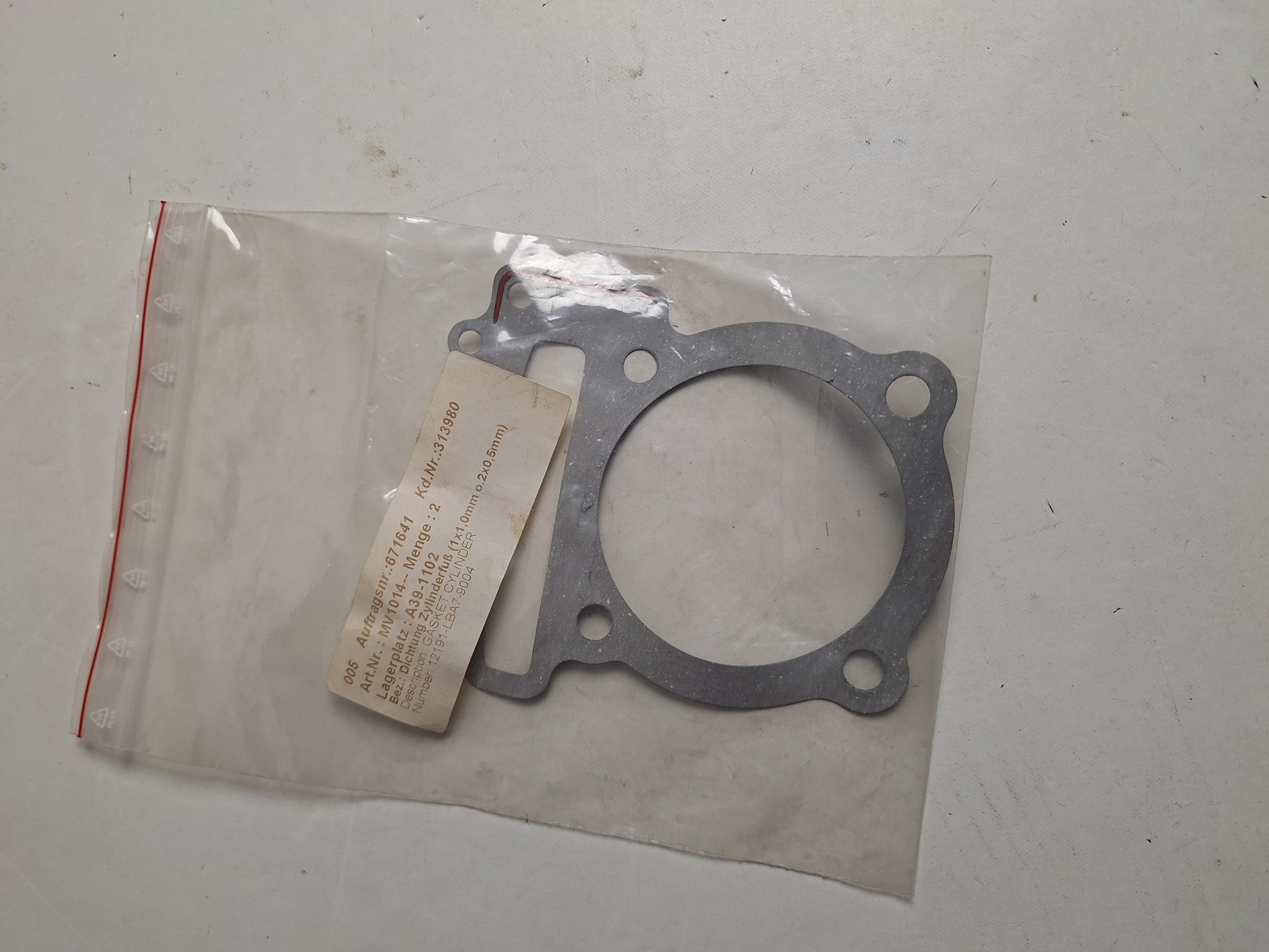 Picture of Kymco  DICHTUNG ZYLINDERFUSS  12191-LBA7-9004